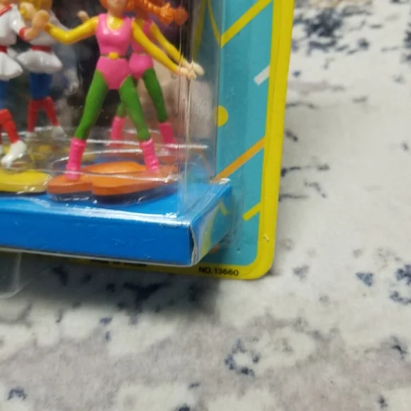 Tiny Teeny Figures - Picture 8 of 11